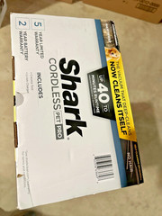 Shark IZ240 Pet Pro Cordless Stick Vacuum Cleaner with Powerfins Brushroll NEW