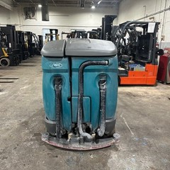 2020 Tennant T16 Rider Floor Scrubber/Sweeper 36 Volt Electric 947 Hours