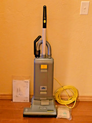 Karcher Windsor Sensor S15 15” Upright Vacuum, NEW NOB (missing small tool)