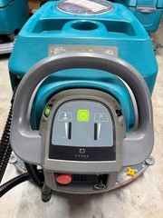 Tennant T500e 32″ Dual Disk Walk-Behind Floor Scrubber Cleaner | 645 Hrs