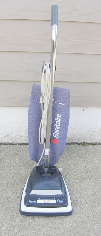 Sanitaire S649 840 Watt Upright Vacuum Cleaner – Works Well