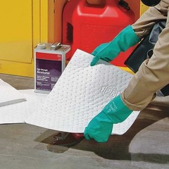 Pig Mat420 Sorbent Roll, 40 Gal, 15 In X 150 Ft, Oil, White, Polypropylene