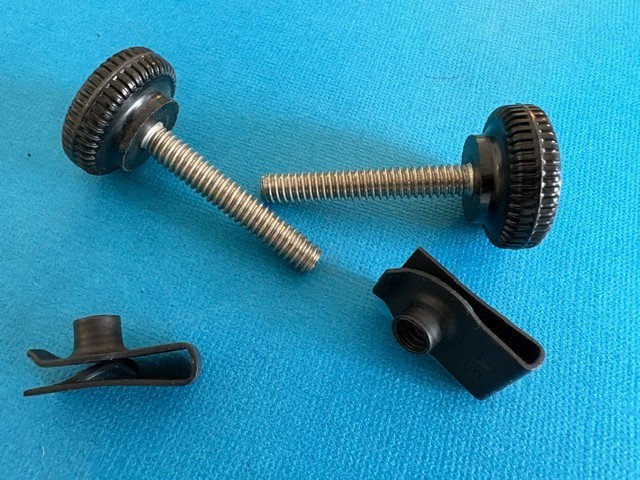 2 SQUEEGEE ASSY SIDE NUT & KNOB STUD FOR TENNANT EZ RIDER, 7100, 7200, T15, 20B