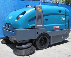 Tennant S30 Ride On Parking Lot Sweeper Gasoline GM 1600 Vortec Engine