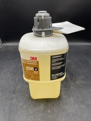 3M-23550 HB Quat Disinfectant Cleaner Concentrate 25H, Gray Cap, 2 Liter,