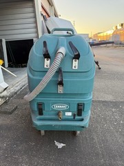 Tennant 750 Floor Cleaner / Extractor w/Tall & Short Wands Sprayer – 182 Hours
