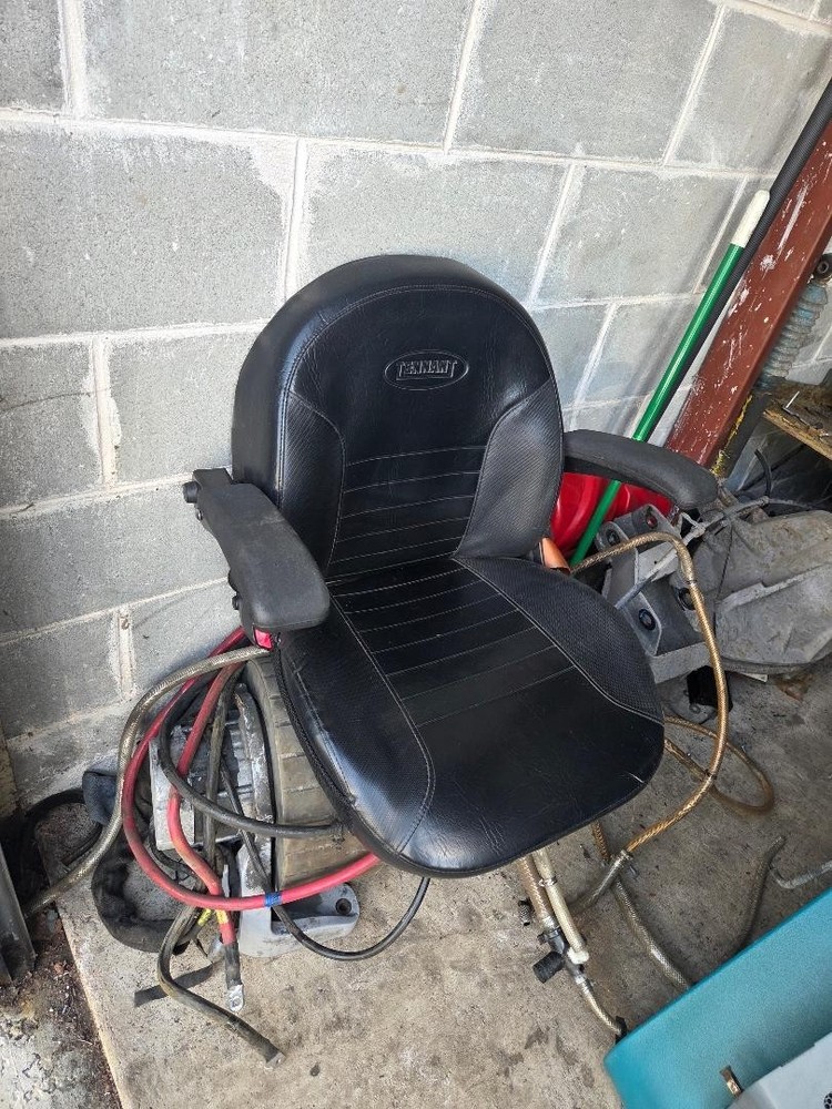 OEM TENNANT M17 EC H20 1201894 1048955 SEAT WITH SENSOR AND WIRE FITS OTHERS