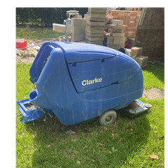Clarke Focus II Boost 28 Walk-Behind Battery Floor Scrubber Disc 21-30in Path