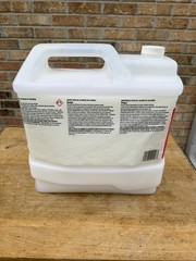 Ecolab Tri-Star Laundry Detergent Plus 6101848 Laundry Detergent 2.5 gal