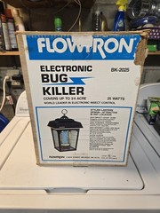Flowtron Bug Zapper, 1/2 Acre of Coverage w/15W Bulb & More