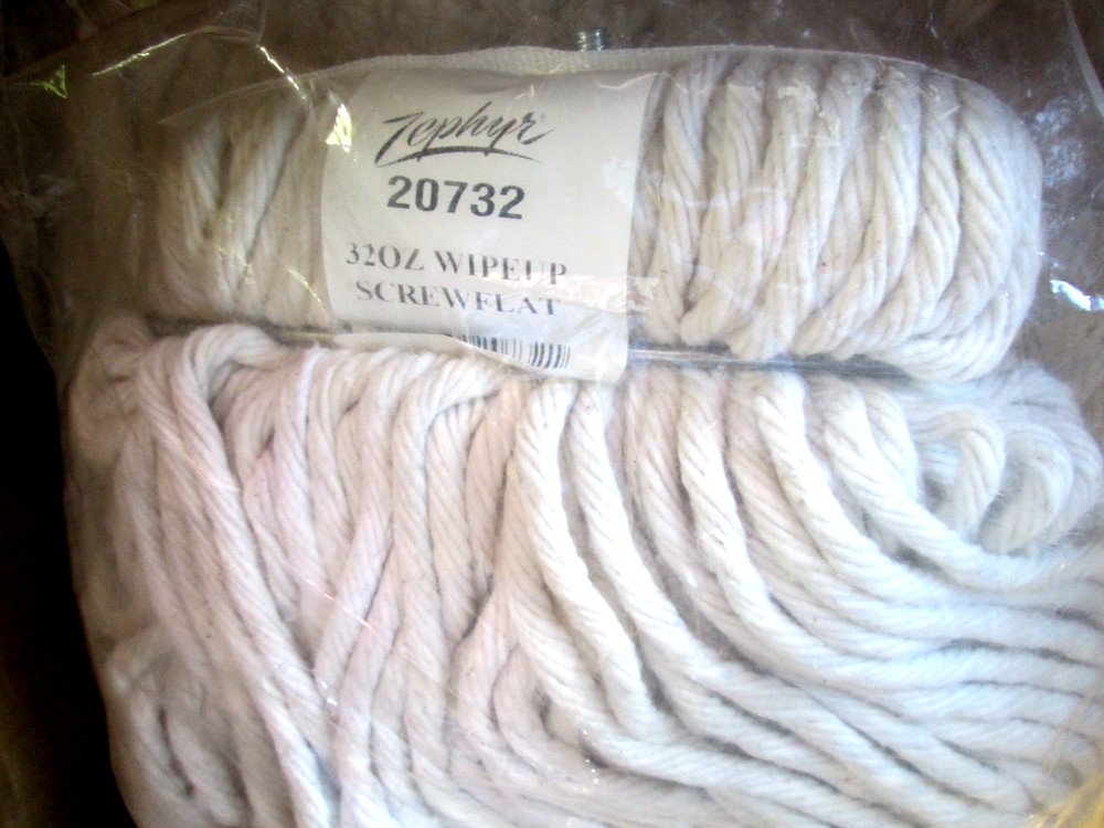 Box of 12 – Zephyr – Wipe Up – 8 Ply/32 oz, Screw Flat – Cotton Mopheads