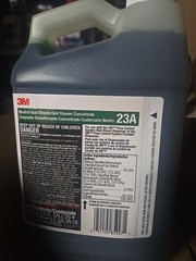 3M 2A 0.5 gal. Quat Disinfectant Cleaner Concentrate – Pleasant Scent (4/CT) New
