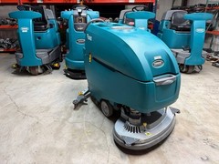 Tennant T500e 32″ Dual Disk Walk-Behind Floor Scrubber Cleaner | 745 Hrs