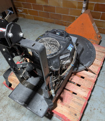 (663 hrs) Pioneer Eclipse 400BU 26″ Propane Burnisher, Floor Buffer