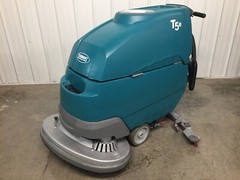 Tennant T5e 32″ Disk Floor Scrubber