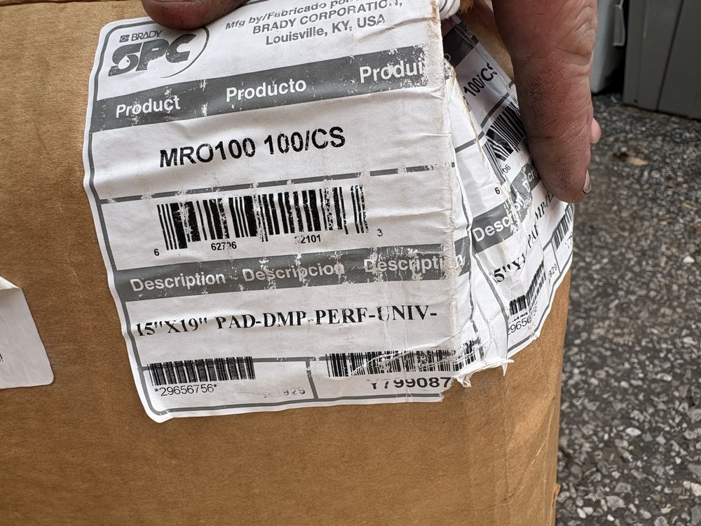Qty = 100: Brady 15″ x 19″ Absorbent Oil Only Pads PAD-DMP-PERF-OIL