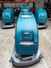 Tennant T500e 32″ Dual Disk Walk-Behind Floor Scrubber Cleaner | 523 Hrs