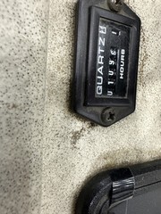 Tennant 7200 floor scrubber With Charger Included