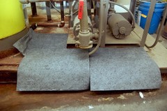 Spilfyter DB-72 Gray Universal Sorbent MRO Medium Weight Absorbent Pad, 18″…