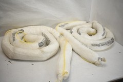 Oil-Only Absorbent Booms Spill Containment White Polypropylene 2-Pack 10 Ft