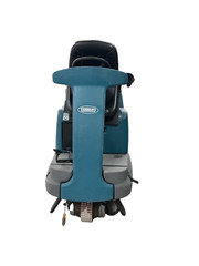 Tennant R14 | 28″ Ride-On Carpet Extractor, Self Contained