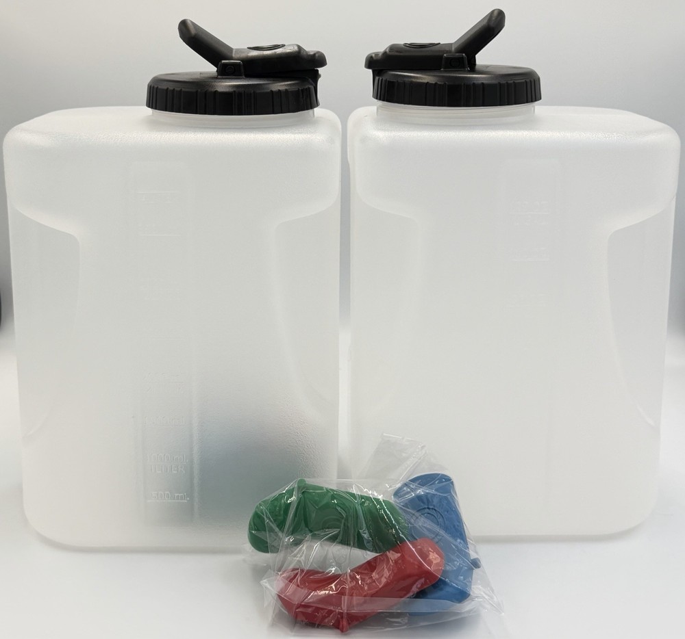 Carlisle 1 Gallon Mixing Pitchers Lot 2 Chemical Dilution Cleaning Containers