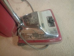 Sanitaire SC886 Commercial Upright Vacuum Bagged Corded 120V 7A FOR PARTS/REPAIR