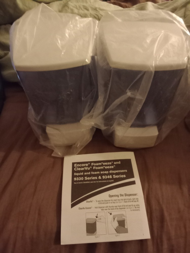 2x Impact 9330 ClearVu Encore 30 oz 4.5″ x 4″ x 6.25″ Liquid Soap Dispenser