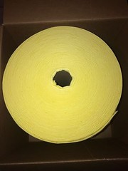 Brady® 15″ X 150′ Yellow 1-Ply Meltblown Polypropylene Heavy Weight Sorbent Roll