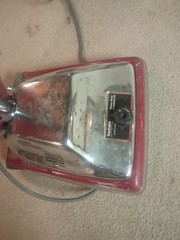 Sanitaire SC886 Commercial Upright Vacuum Bagged Corded 120V 7A FOR PARTS/REPAIR