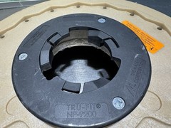 Malish 18″ Mal Grit Black Floor Stripping Brush w/ NP-9200 Tru-Fit Clutch Plate