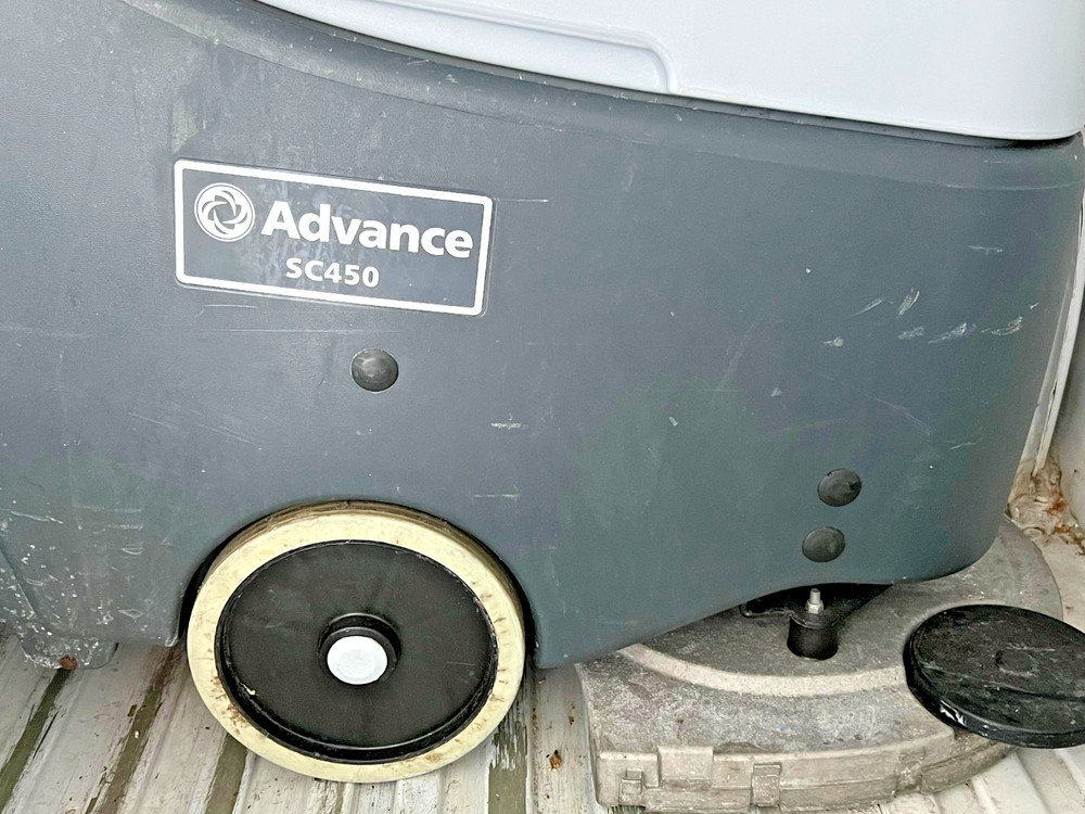 Advance SC450 Floor Scrubber – Commercial Auto Scrubber – Pick up