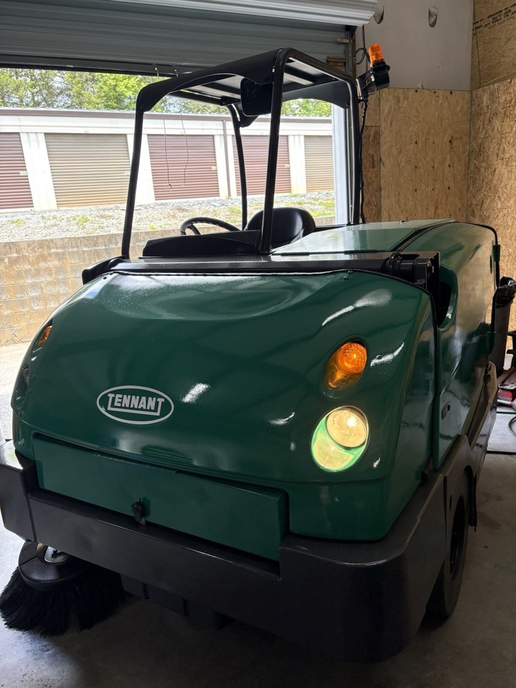 Tennant S30 Sweeper LP Totally Serviced New Brushes, New Filters, New Oils, Etc.