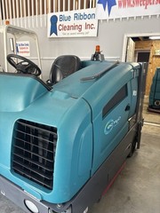 Tennant M20 Lp Scrubber Sweeper Totally Serviced Only 765 Hrs.