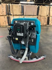 Tennant 5680 self drive Floor Scrubber