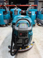 Tennant T500e 32″ Dual Disk Walk-Behind Floor Scrubber Cleaner | 1,069 Hrs