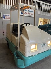 Tennant 7400 Scrubber LP Totally Serviced Low Hrs . G M Vortex Eng.