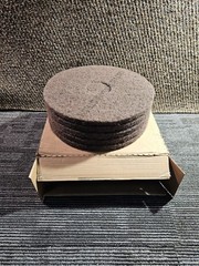 (QTY 5) 3M 7100 Brown Stripper Pad, 14 in Round Non-Woven Nylon/Polyester Fiber