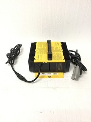 Windsor Chariot iScrub 24 CSX24 Floor Scrubber w/3X Batteries & Charger WORKING