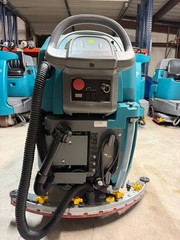 Tennant T500e 32″ Dual Disk Walk-Behind Floor Scrubber Cleaner | 1,069 Hrs