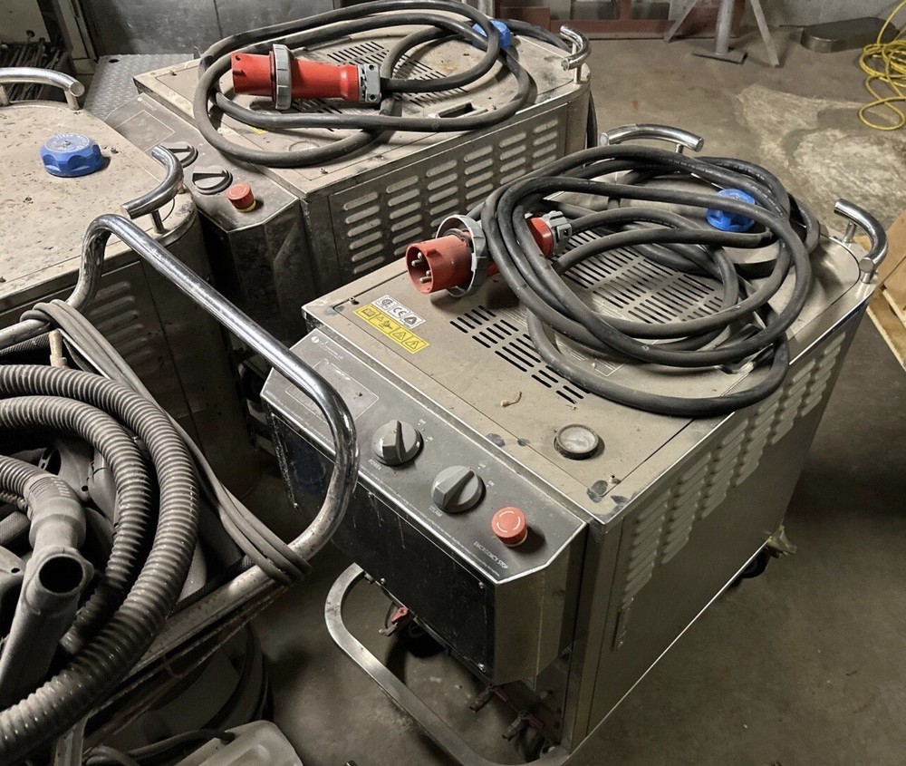 One Optima Steamer SE-II 42k Electric Dry Steam Cleaner Excellent Condition