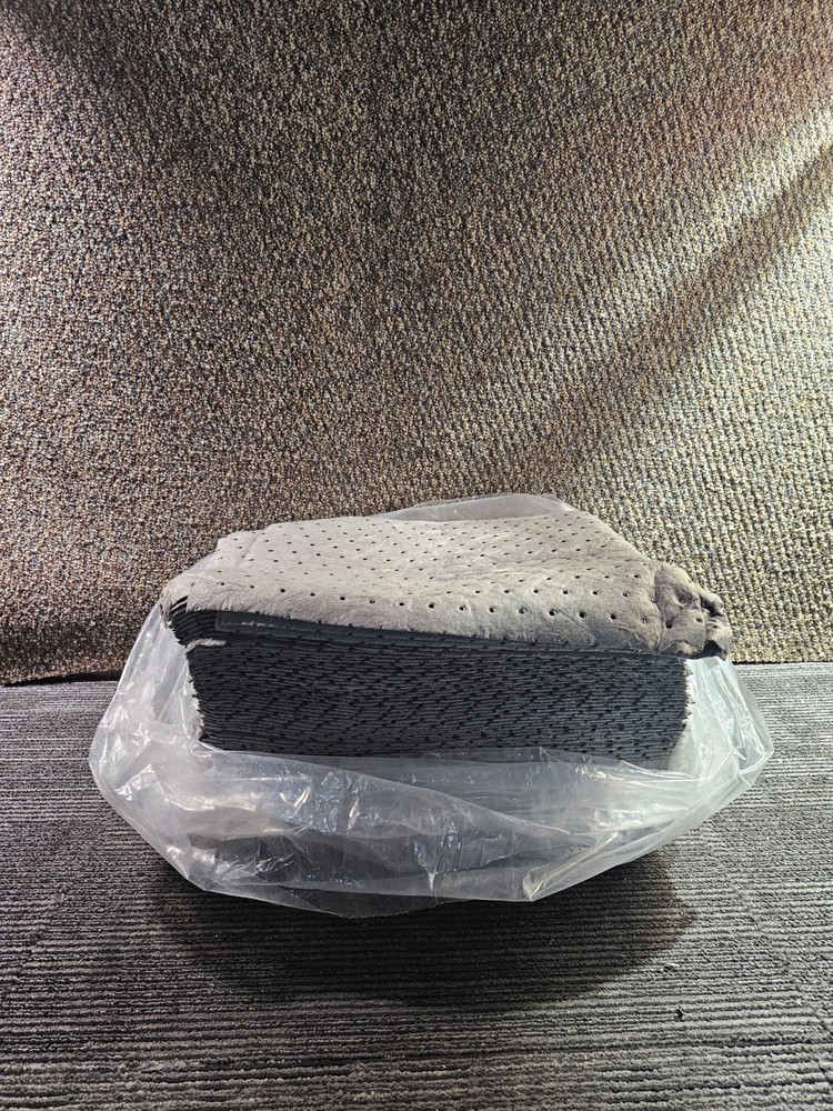 (QTY 100) Radnor RAD64055740 15″ X 17″ Gray Polypropylene Sorbent Pad Gray
