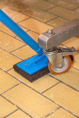 55003 Pad Holder,Floor,9″ X 3.7″,Pp/Ss,Blue