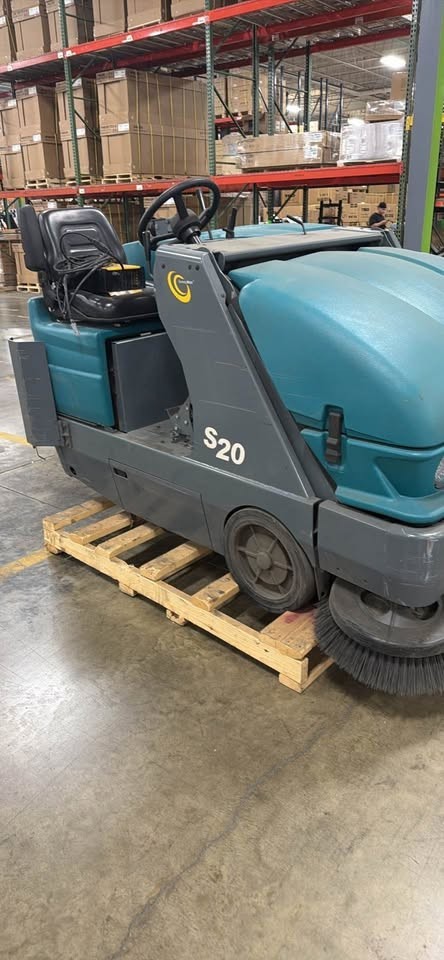 Tenant S 20 floor machine sweeper Good working condition needs new batteries