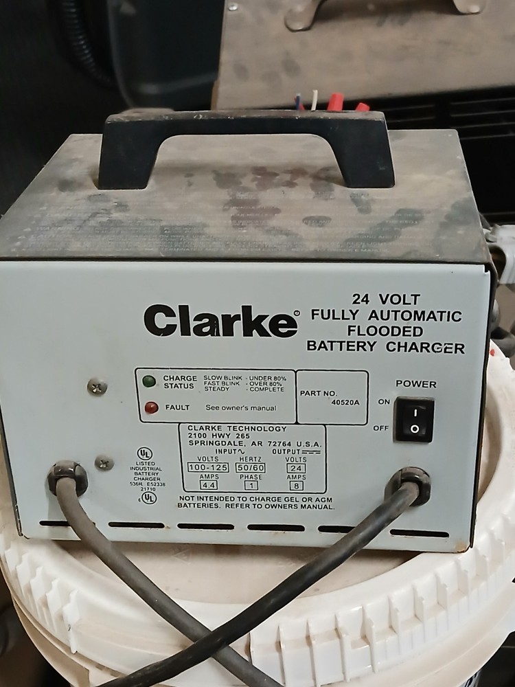 American Lincoln/Clarke 40520A, CHARGER (24V)(8A)(120VAC)(60HZ)