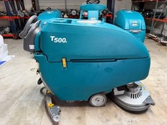 Tennant T500e 32″ Dual Disk Walk-Behind Floor Scrubber Cleaner | 523 Hrs