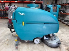 Tennant T500e 32″ Dual Disk Walk-Behind Floor Scrubber Cleaner | 545 Hrs