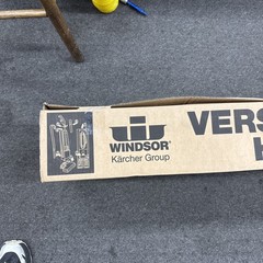 KARCHER WINDSOR Versamatic® HEPA 14 1.012-606.0 Upright Commercial Vacuum