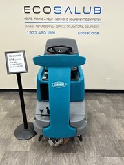 REFURBISHED TENNANT R14 Ride-On Carpet extractor 28” (2 available)