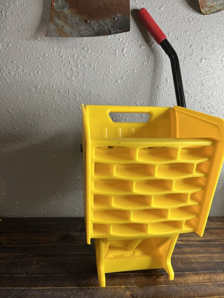 Rubbermaid WaveBrake Yellow Side-Press Mop Wringer Replacement Part